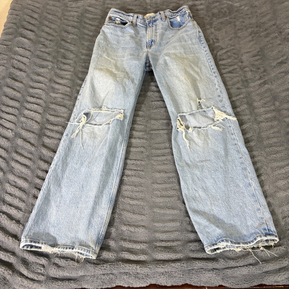 Abercrombie & Fitch 90s Relaxed High Rise Distressed Jeans Light Wash 28 6S